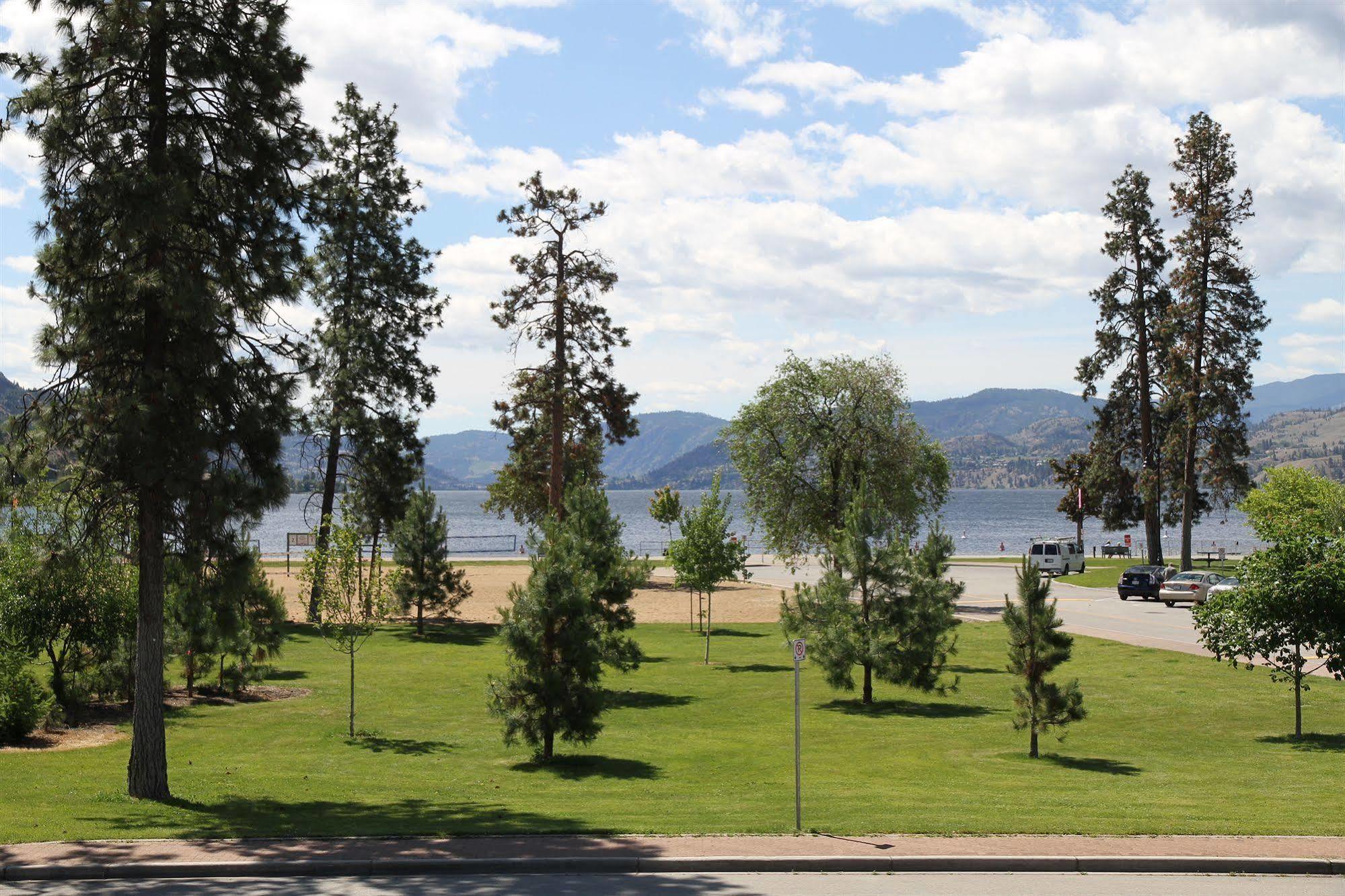Waterfront Inn Penticton Exteriör bild